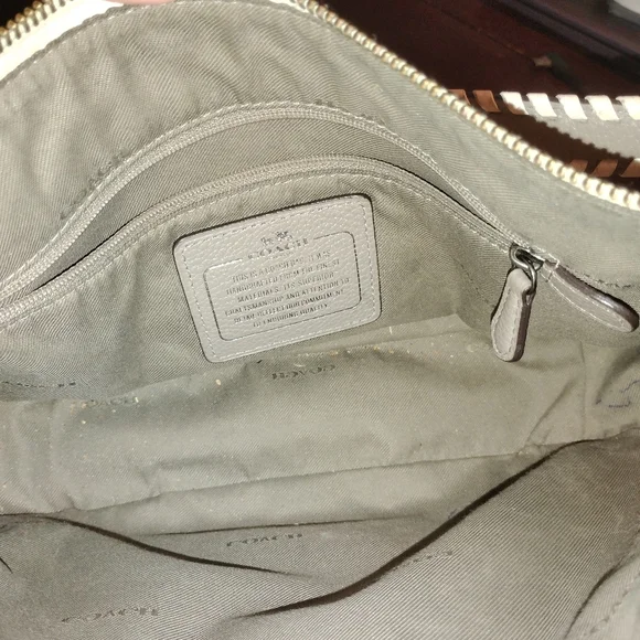 NWT Coach Nomad Fringe Hobo Chalk White Pebbled Leather & Gunmetal Hardware - Picture 4 of 6